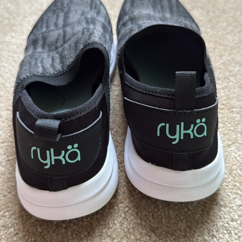 RYKA Women’s Edie Comfort Sneaker in Black - Picture 5 of 6